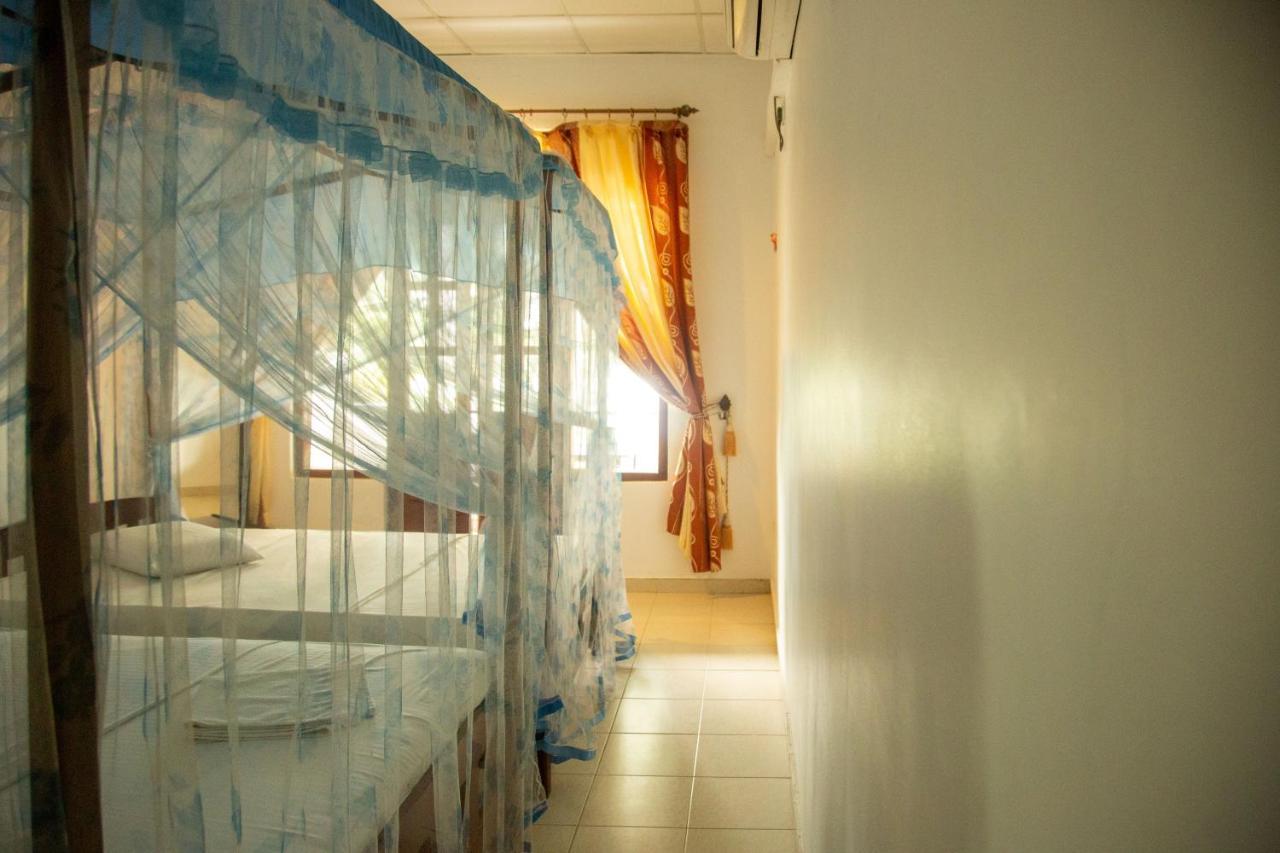 Lake Edge Holiday Inn Tissamaharama Bagian luar foto